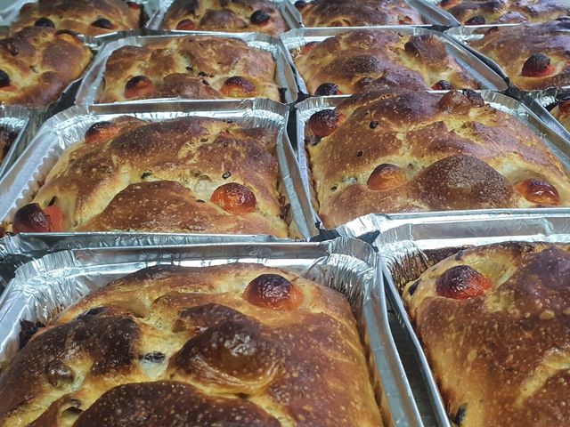 Focaccia cu rosii cherry si masline 1